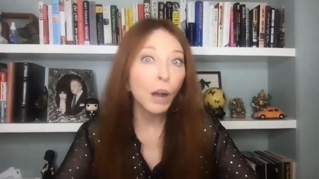 ELVIRA aka CASSANDRA PETERSON - WTF Happened to this Horror Celebrity? смотреть онлайн