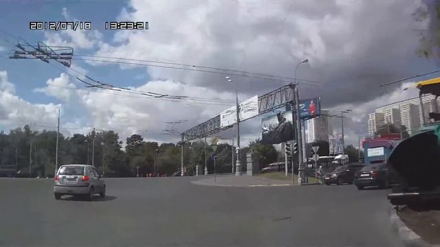 хорошие тормоза и реакция спасут тебя от отморозков смотреть онлайн