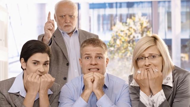 Директор вызвал к себе сотрудницу, она вышла из кабинета вся в слезах. У нее тряслись руки смотреть онлайн