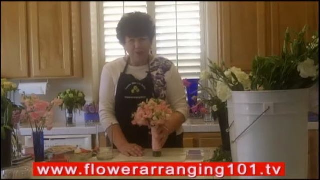http://flowerarranging101.tv - Flower Arranging Class - Pink Bridal Bouquet смотреть онлайн
