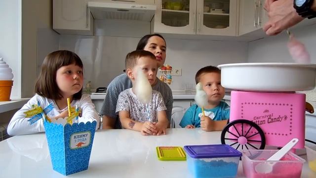 Делаем сладкую вату дома / COTTON CANDY Machine Maker смотреть онлайн