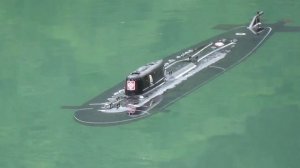 Запуск  модели радиоуправляемой подводной лодки Курск К 141