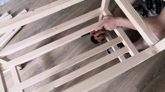 Напольная вешалка своими руками. Классная вешалка для одежды за 1000 рублей! смотреть онлайн