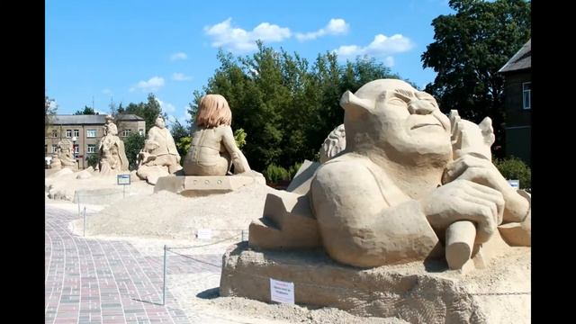 Тема кино . Скульптуры из песка . смотреть онлайн