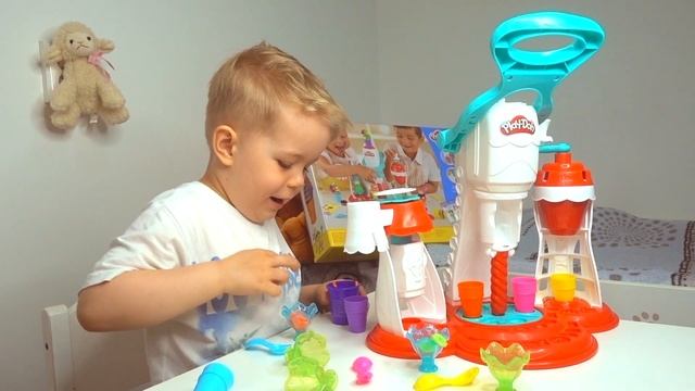 Play-Doh Kitchen Creations Мир Мороженого смотреть онлайн