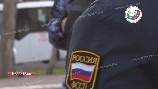 Отдать долги. Рейд судебных приставов смотреть онлайн