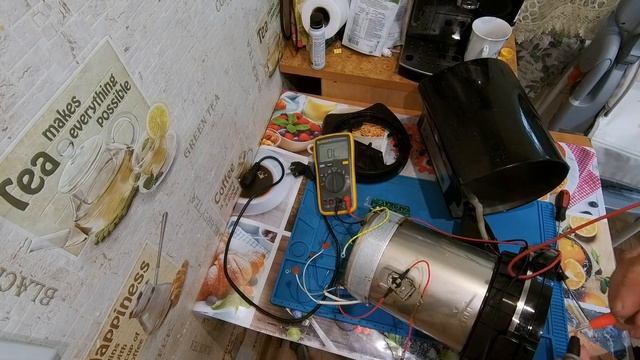 Ремонт термопота Scarlett. Не качает воду и отключается. смотреть онлайн