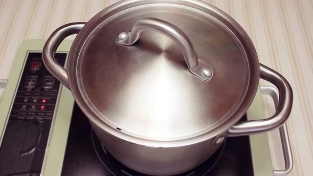 ЛЕТНИЙ И НЕЖНЫЙ КРЕМ-СУП ИЗ КАБАЧКОВ СО СЛИВКАМИ /СУП-ПЮРЕ/ смотреть онлайн