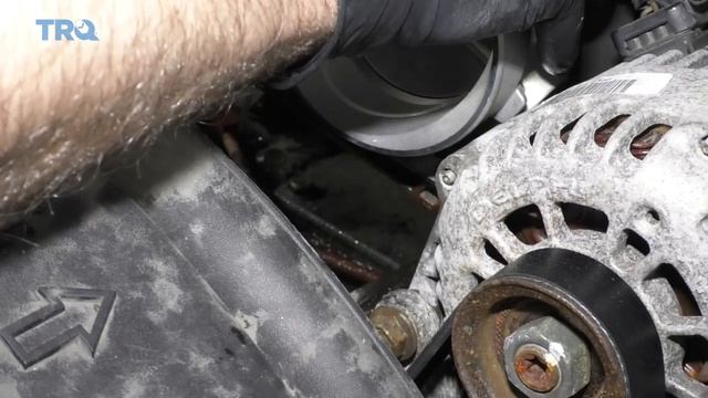 How to Replace Throttle Body 2003-06 GMC Yukon смотреть онлайн