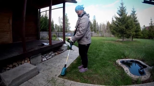 Новый аккумуляторный триммер makita DUR181Z смотреть онлайн