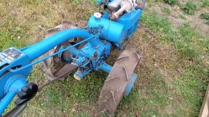 Надежный, хороший мотоблок мтз 12, в комплекте: окучиватель, плуг, фреза, грунтозацепы, утяжелители