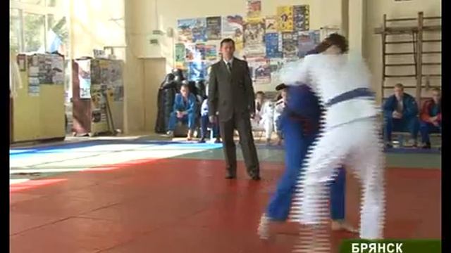 Соревнования брянских полицейских по дзюдо_21_09_12 смотреть онлайн