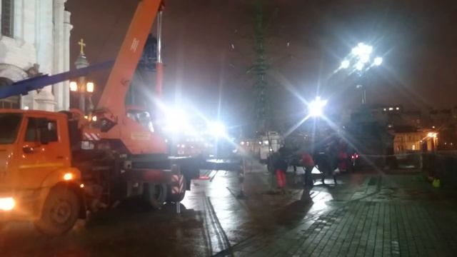 Аренда автокрана 32 тонны в Москве, пример работы смотреть онлайн