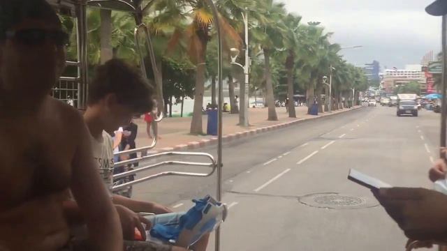 Beach road Pattaya. Пляжная улица в Паттайе смотреть онлайн