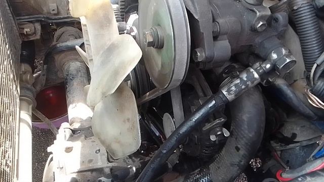 Снятие и установка термостата на  Toyota Lite Ace. Кузов YR30. Двигатель 3Y-EU.