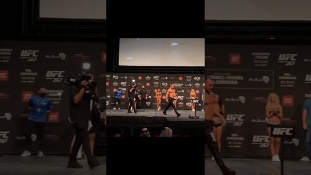 Пëтр Ян /бывший чемпион UFC /в легчайшем весе? смотреть онлайн