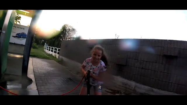 ТАНЦЫ В РАЗНЫХ МЕСТАХ! смотреть онлайн