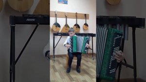 исполняет Широких Захар 1. Геннадий Беляев "Ёжик в тумане" 2. Р.н.п. "Коробейники". Засосенская ДШИ