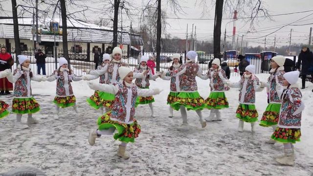 Масленица 2023 ДК Кучино, новый танец "Ниточка", коллектив "Созвездие" смотреть онлайн