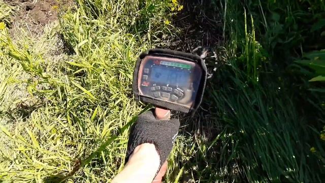 ТРАКТОР СДВИНУЛ КУЧИ С МЕТАЛЛОМ,СБРОС ЗА СБРОСОМ,КОП МЕТАЛЛА 2022!!! смотреть онлайн