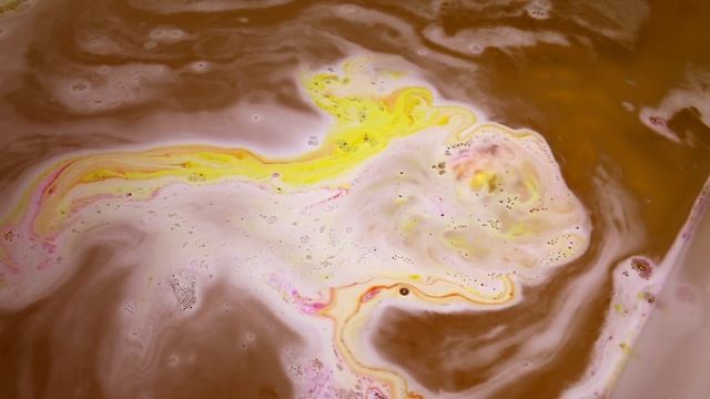 LUSH - GROOVY KIND OF LOVE Bath Bomb - DEMO & REVIEW Underwater View Exclusive смотреть онлайн