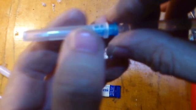 Как хранить открытый супер клей чтобы он не высох смотреть онлайн