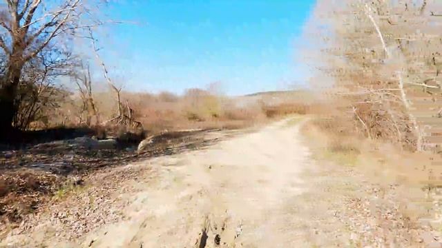 Река Бельбек. Уровень понизился. Идет более чистая вода, чем ранее смотреть онлайн