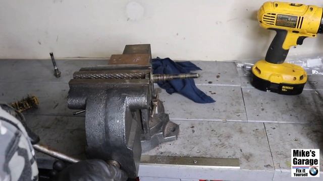 How To Replace Rear Brake Pads And Rotors On Infiniti EX35 : DIY