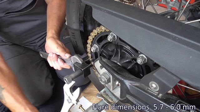 BMW F800GS CHAIN & SPROCKETS CHANGE.. The final смотреть онлайн