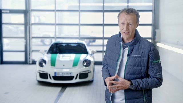 The new Porsche 911 R - Highlights смотреть онлайн
