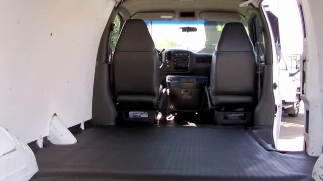 Town and Country Truck #5749: 2001 CHEVROLET EXPRESS 3500 4x4 Cargo Van смотреть онлайн