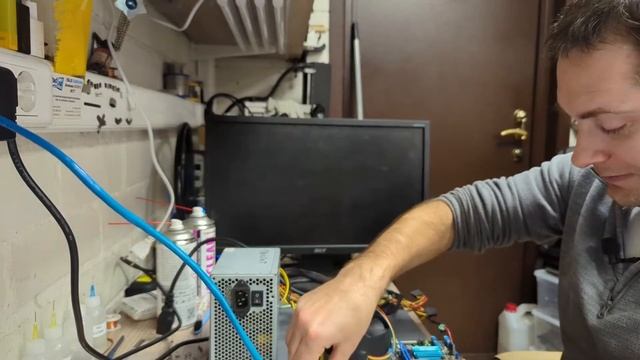 Sony VPCSA2V9R Часть 2. обратная сборка, замена SSD, поиск DVD вместо Optibay. 10.01.2024. смотреть онлайн