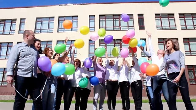 Клип. Подарок родителей ученикам 11 "А" класса смотреть онлайн