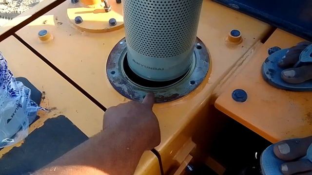 Hydraulic Filter Replacement R140LC-9