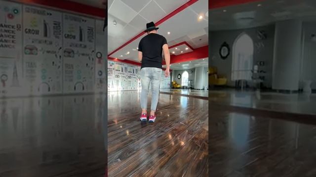 Azael Bachata Dominican Class | Tempo Dance Center Dubai смотреть онлайн
