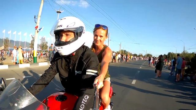 Море и Пляжи НОВОРОССИЙСКа. Попали на Авиашоу "Русские Витязи" смотреть онлайн