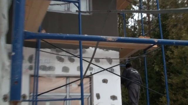 Какой объём работ могут выполнить два человека за 16 дней работы на кривом фасаде, утепление Ceresi