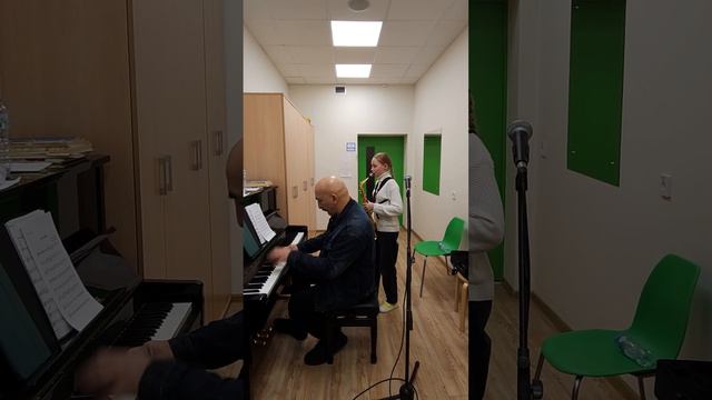 А.Эшпай/Е.Евтушенко "А снег идет". Исп. Анна Карпова. Конц. Аллахвердиев Азер Суэлович смотреть онлайн