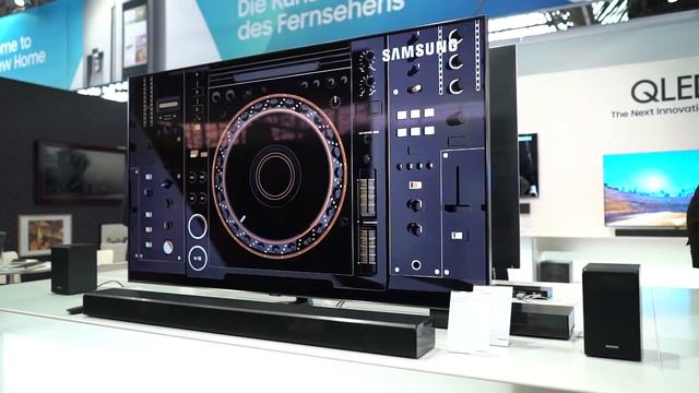 Samsung QLED TV 2018 präsentiert die neuen QLEDs & den Q9FN смотреть онлайн