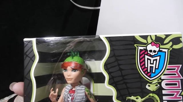 Monster High~Ghouls Alive~Duece~Deuce Gorgon Doll~Eyes Light~MIB~NFRB~Works~2012 смотреть онлайн