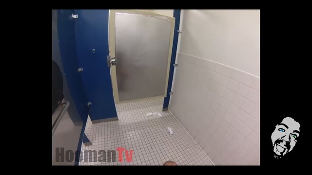 BATHROOM PRANK смотреть онлайн