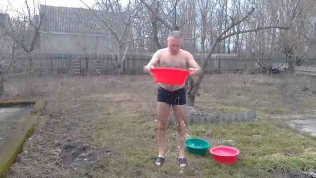 Вода холодная очень полезна при обливании. https://youtu.be/SuVwWlDKKEU смотреть онлайн