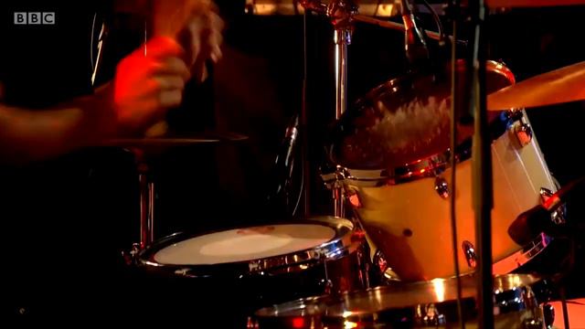 Sam Fender - Hypersonic Missiles (Live May 2019) смотреть онлайн
