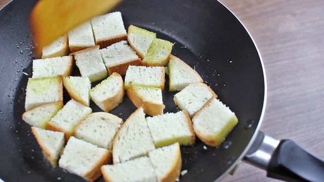 Салат Цезарь с курицей - рецепт с классическим соусом смотреть онлайн