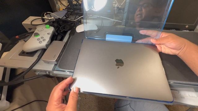 Protect Your 2020 MacBook Pro 13" M1 with UAG Lucent Case смотреть онлайн