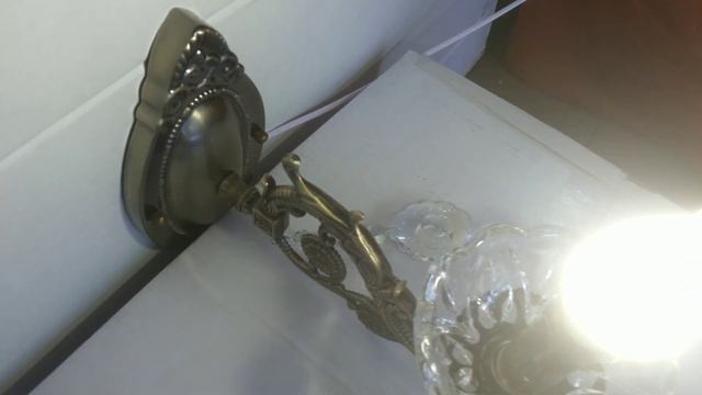 Как светит настенный светильник бра в классическом стиле свечевая лампа! смотреть онлайн