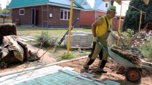 Укладка Тротуарной Плитки Своими Руками. С Помощью Виброплиты. Мой Опыт.