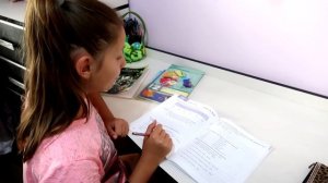 Мама поставила Ирочку в УГОЛ