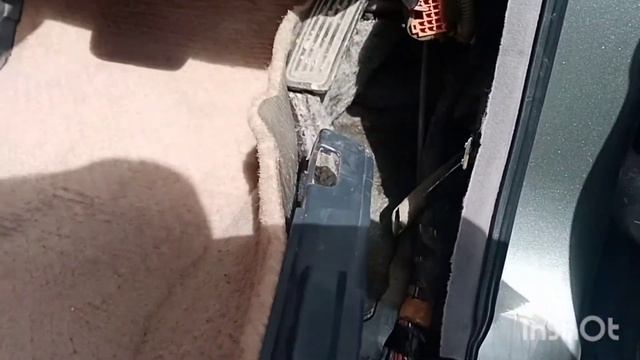 Один из способов избавления от воды протекаемой в полы салона Toyota land cruiser 100 смотреть онлайн