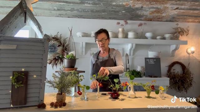 Simple Table Arrangements смотреть онлайн